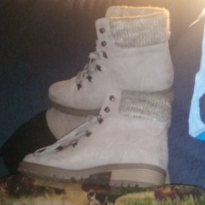 Brand new boots size 91/2